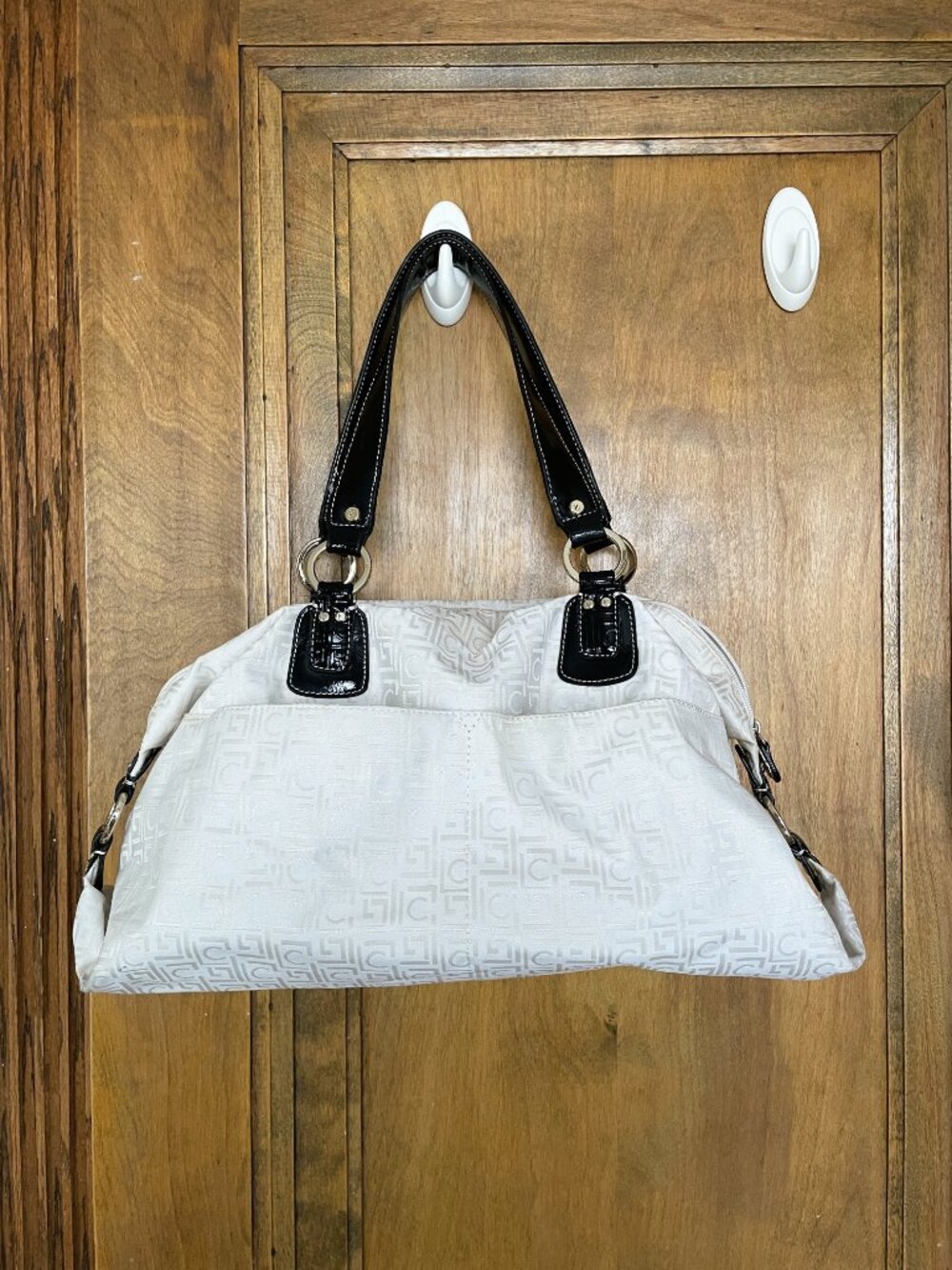 HTF Vintage Liz Claiborne White Cream & Black Shoulder bag - Offers welcome :-)